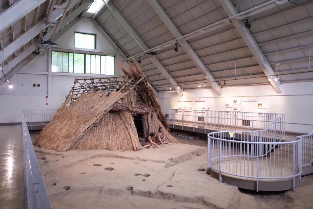 Interior of the Miharashidai Archaeological Museum.