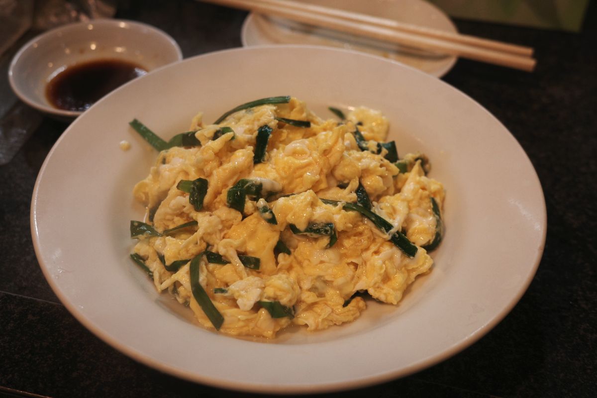 Delicious Nira-Tama, Japanese Omelette with Chives, at Fukujuen Ramen in Nagoya