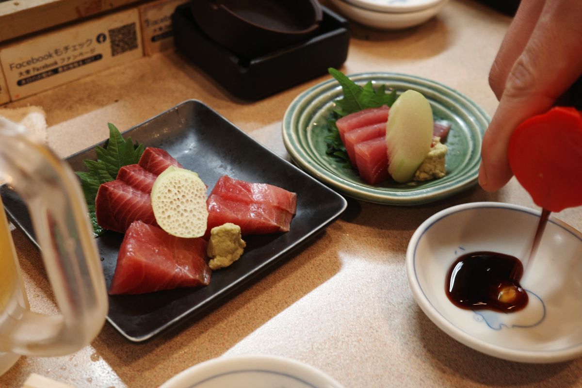 Fresh tuna sashimi at Daiyasu in Nagoya.