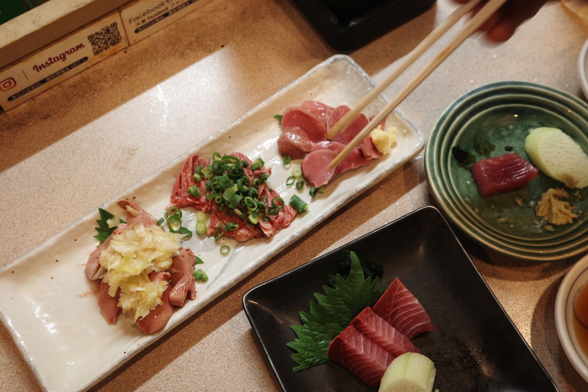 Delicious chicken sashimi dish served at Daiyasu in Nagoya.