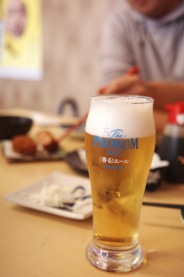 Refreshing beer served at 'Senbero Genki' in Nagoya