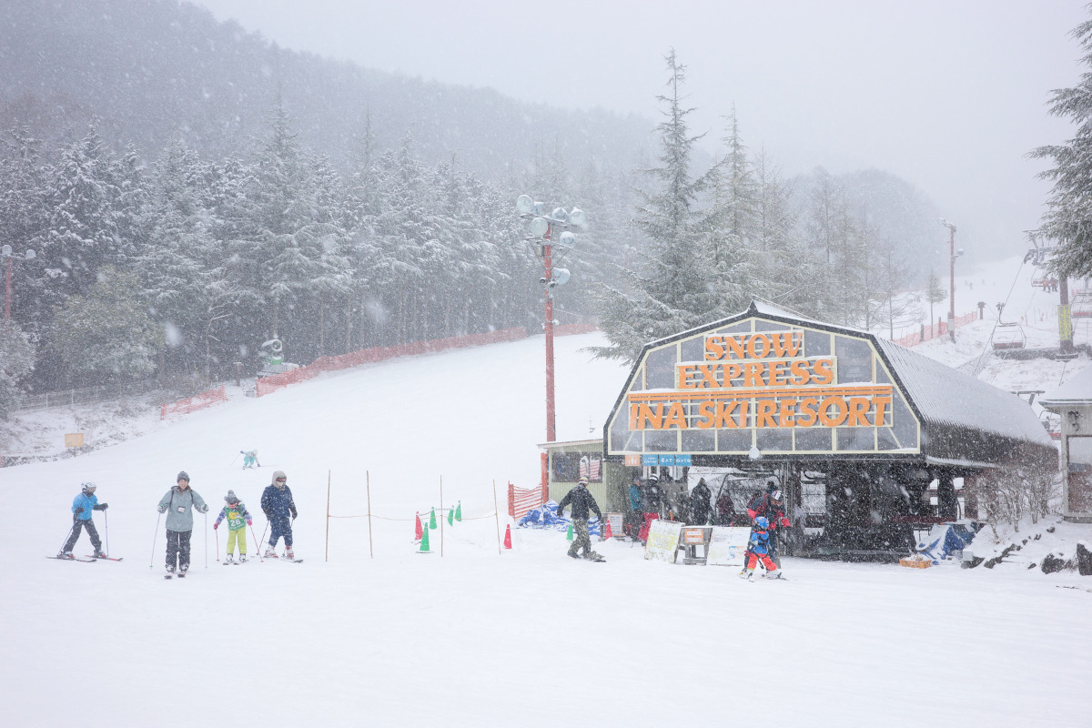 Ina Ski Resort: Ideal day trip destination for skiing and snowboarding near Nagoya. 