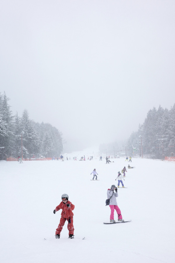 Ina Ski Resort: A perfect day trip spot for skiing and snowboarding near Nagoya. Unwind with winter adventures in a scenic haven.