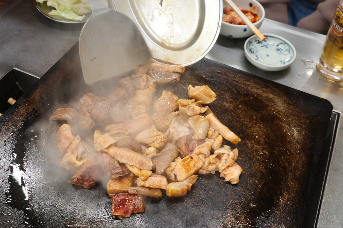 Sizzling Horumonyaki delight at Seiryu Edo in Nagoya